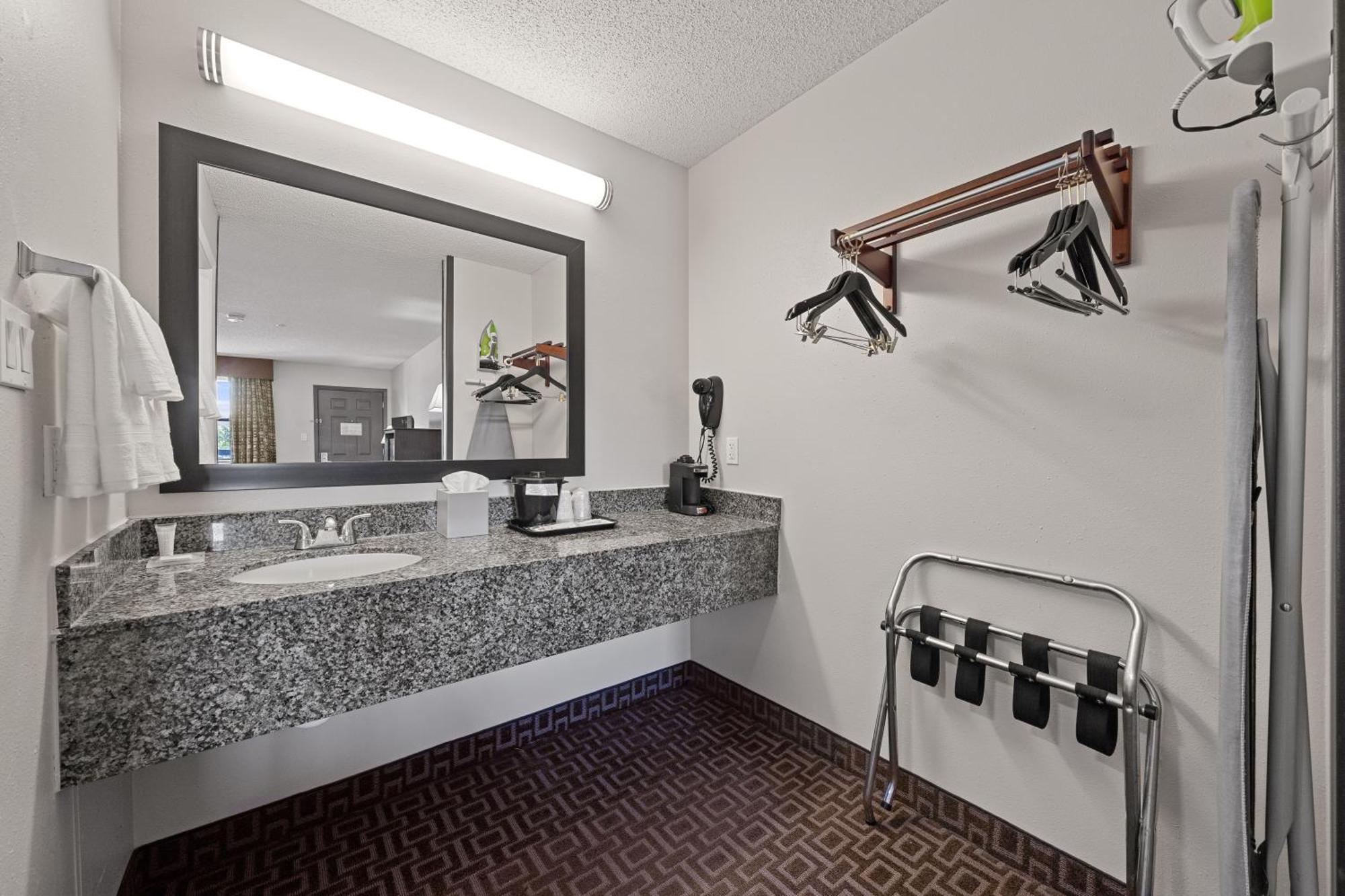 Days Inn By Wyndham ראונד רוק מראה חיצוני תמונה