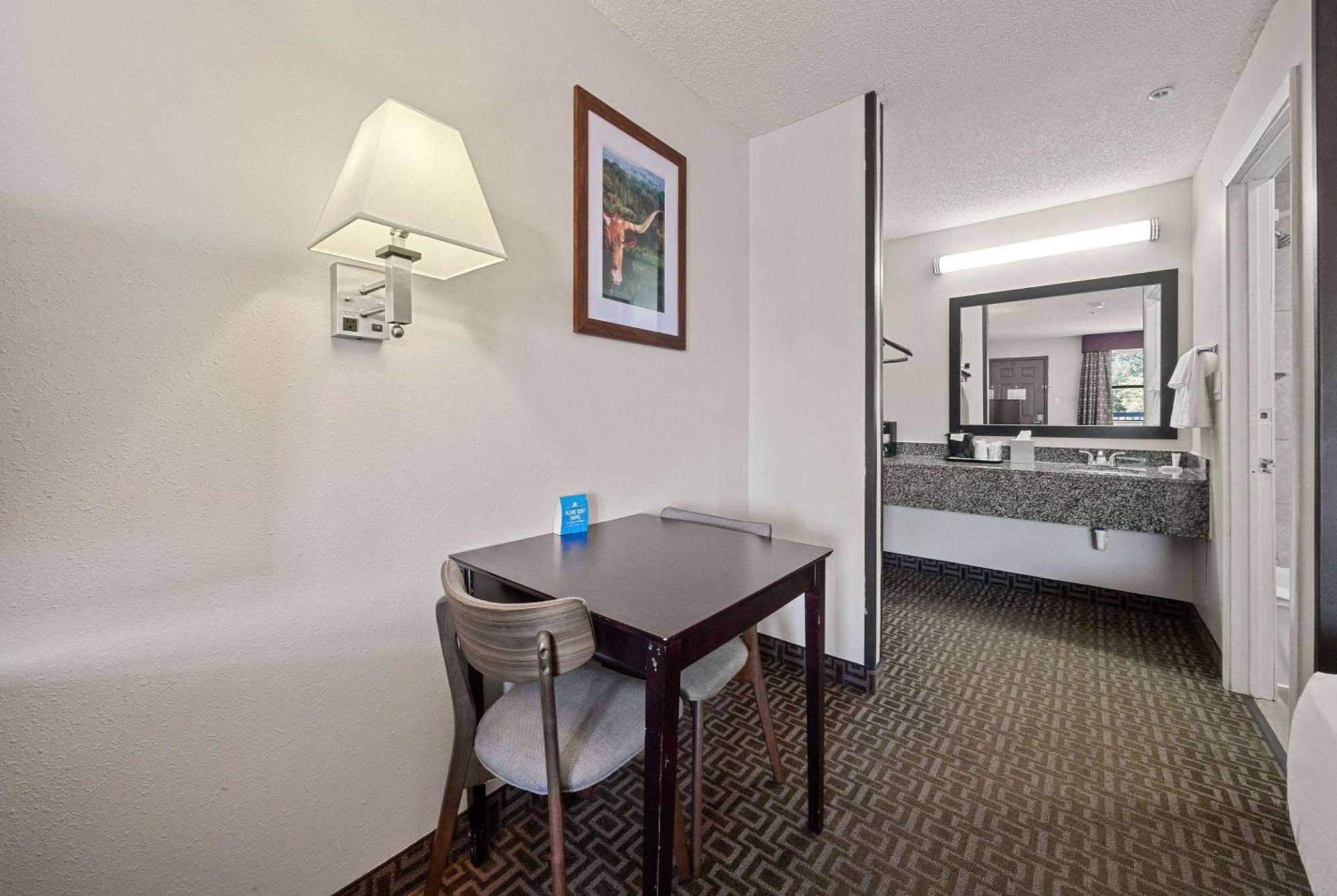 Days Inn By Wyndham ראונד רוק מראה חיצוני תמונה