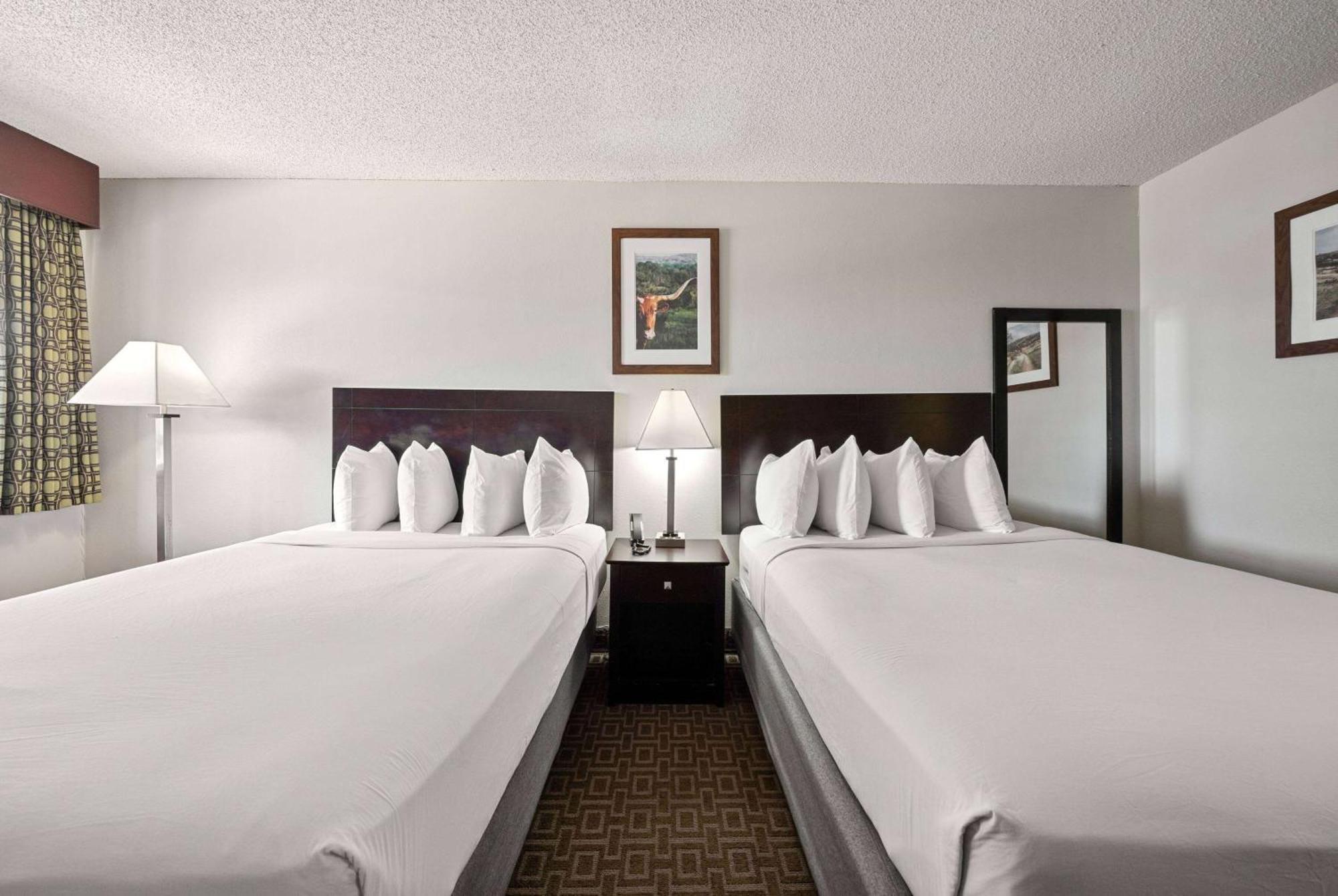 Days Inn By Wyndham ראונד רוק מראה חיצוני תמונה